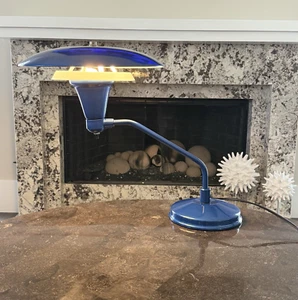 VTG MCM BLUE FLYING SAUCER UFO DESK LAMP LIGHT ATOMIC AGE SWIVEL MUSHROOM SHADE - Picture 1 of 24