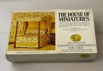 Muebles para casa de muñecas de colección The House of Miniatures CHIPPENDALE CAMA CON DOSEL 40014 Foto 1 de 4