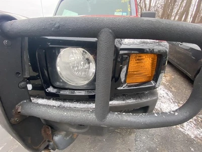 06 07 08 09 10 HUMMER H3 Headlamp Assembly Driver Side Left - Image 1 of 2