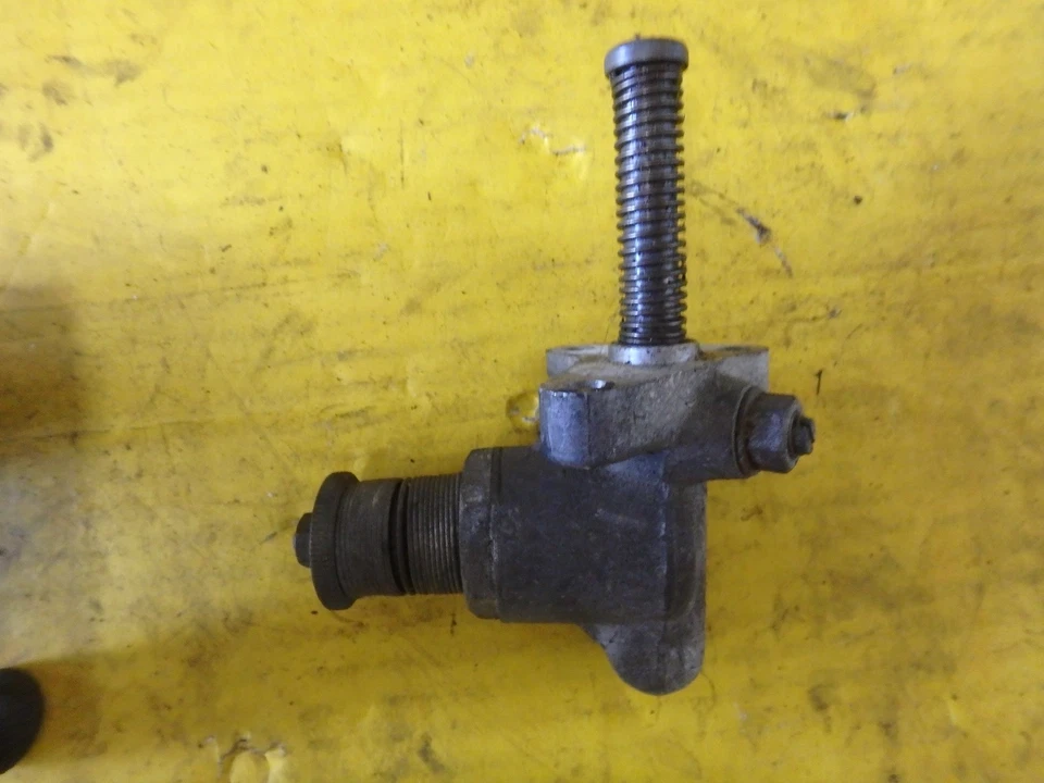 Ajustador tensor de distribución Suzuki GS 425 Off 1979 GS425 Foto 1 de 1