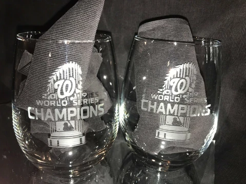 2019 WORLD SERIES CHAMPION WASHINGTON NATIONALS (2) ETCHED STEMLESS WINE GLASSES Cover