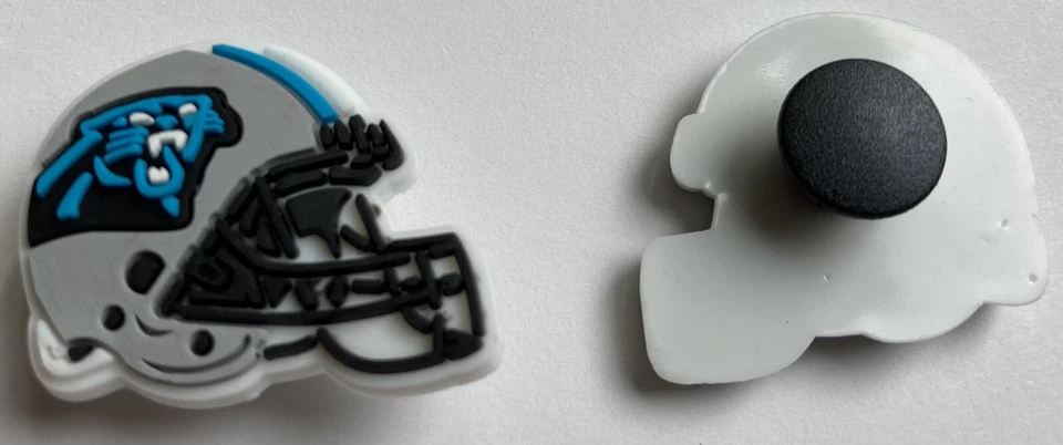 NFL Carolina Panthers 2 件足球适用于 Croc Charm Jibbitz 头盔鞋 — 第 1/1 张图片