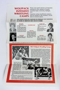 Folleto del campamento de lucha libre North Carolina State Wolf Pack 1984 - Imagen 1 de 3