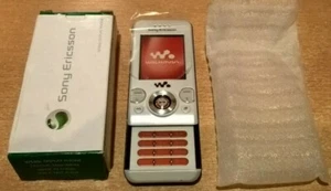 Téléphone portable factice - Sony Ericsson Kult Slider téléphone portable coulissant W580i en blanc - DUMMY - Photo 1 sur 1