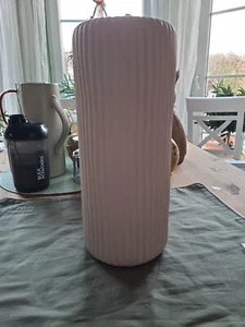  Porzellanvase  weiß mit H Riss in der Keramik,Rillenoptik,neu - Bild 1 von 3