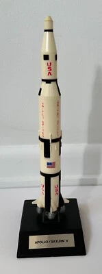 NASA 1960s Apollo Saturn V Rocket Desk Model Gardner & Assoc. FL. - Image 1 of 4