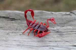 Bright Red Scorpion Glass Miniature, Animals Glass, Art Glass, Blown Glass - Picture 1 of 6