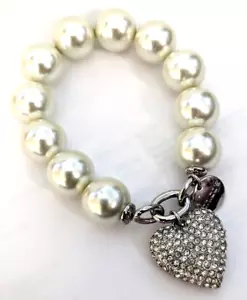 CHICO'S Faux Pearl Stretch Bracelet with Pave Heart & Chico's Logo - Picture 1 of 5