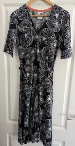 Brandneu mit Etikett Weirdfish "Milli" Blätterdruck marineblau weiß Shirtkleid Größe 8 UVP 45 £ - Bild 1 von 16