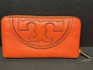 Portafoglio Tory Burch Fleming full zip intorno a T zucca pelle ciottolata - Foto 1 di 17