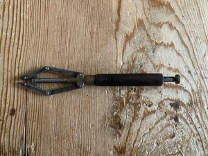Herramienta para RELOJERO y JOYERO - Metal y madera - Largo 11 cm - Foto 1 di 5
