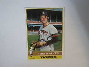 1976 Topps # 186 Tom Walker Autograph Signed Card (M) Detroit Tigers