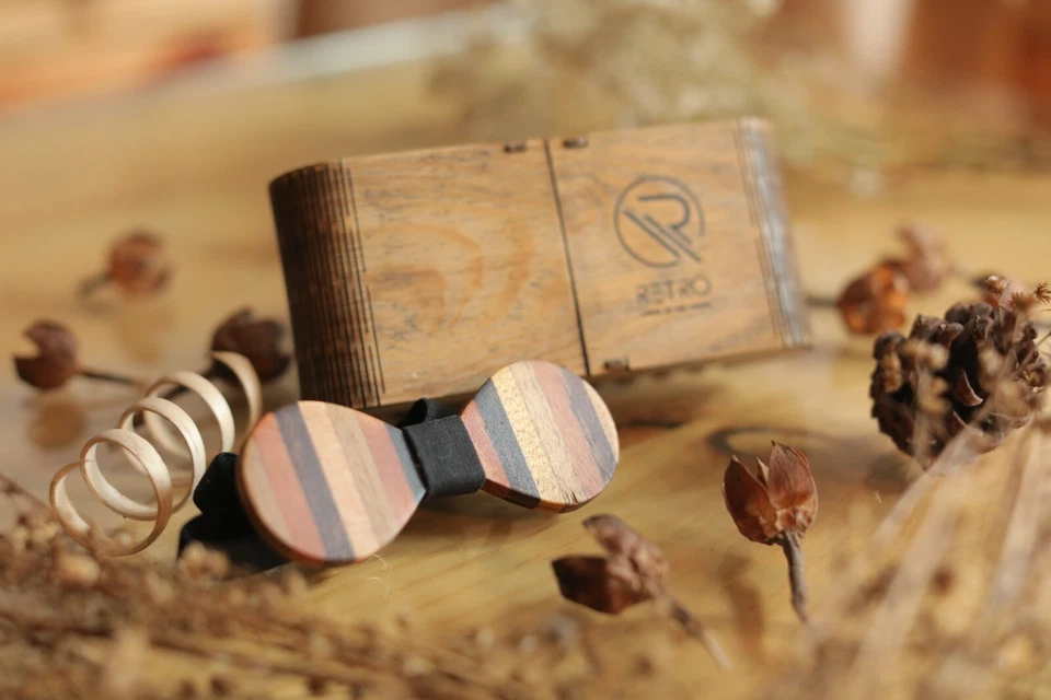 Corbata de tubo de madera retro hecha a mano con caja de madera boda fiesta evento corbata Foto 1 de 1