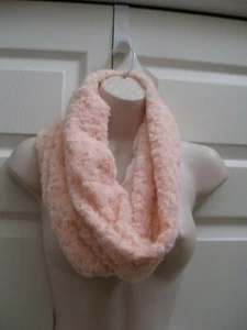 Talla UNICA Pretty Pink Neck Loop Neck Scarf Accessory Fluffy Faux Fur - Picture 1 of 12