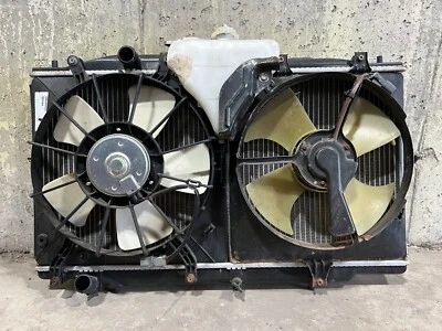 Conjunto de radiador y ventilador de refrigeración Honda Accord 2003-2007 OEM #1402CN Foto 1 de 4