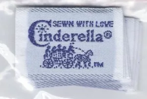 "COSIDO CON AMOR CENICIENTA" Lote de 10 etiquetas de costura para prendas de vestir 1"x11/2" SIN USAR - Imagen 1 de 3