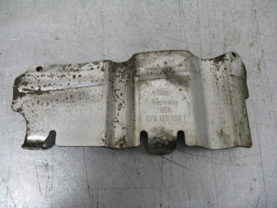 Audi A4 B5 2.6 2.8 V6 Quattro Cover Plate Exhaust Manifold Right Down 078129596T - Image 1 of 1