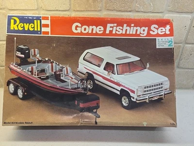 Revell, Gone Fishing Set W/ Dodge Ramcharger 1/25 !!Complete Kit!! - Image 1 of 4
