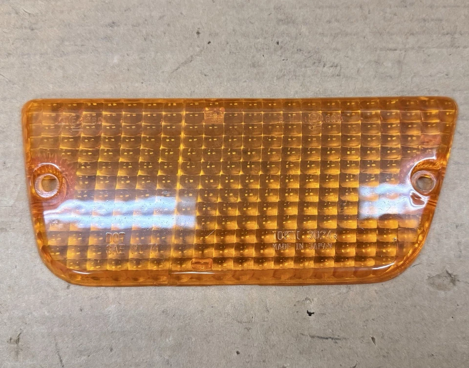 Lámpara de estacionamiento para camión Datsun 620 1972-1979 luz de giro lente derecha Foto 1 de 4