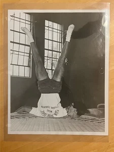 Colchón cabeza soporte de mano universidad estado de San José Truco ilusión 8 x 10 foto en blanco y negro - Imagen 1 de 3