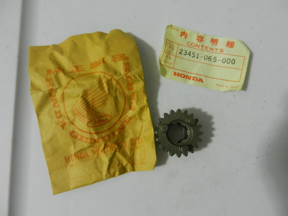 HONDA SL70 SL 70 70K1 SL70K1 NUEVO OEM EJE PRINCIPAL TERCERA MARCHA 20T 23451-065-000 Foto 1 de 1