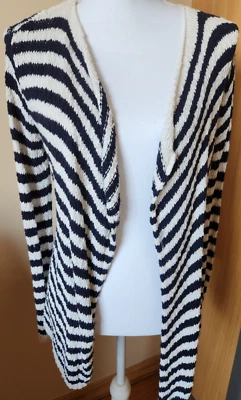 EUC girls H&M striped flyaway cardigan size 10-12 100% cotton - Image 1 of 3