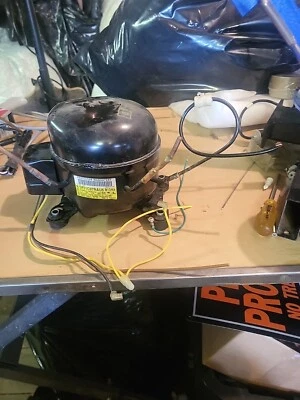 Compressor de geladeira SF51C97RAU6 R134a - Imagem 1 de 4