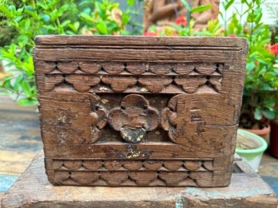 Antiguo panel de pared de figura floral tallada a mano antigua tallada rara de 1700 Foto 1 de 4