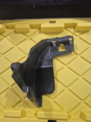 Guardabarros interior Can-Am Spyder RT-S ROADSTER SM5 LH 2010-2019 negro Foto 1 de 4