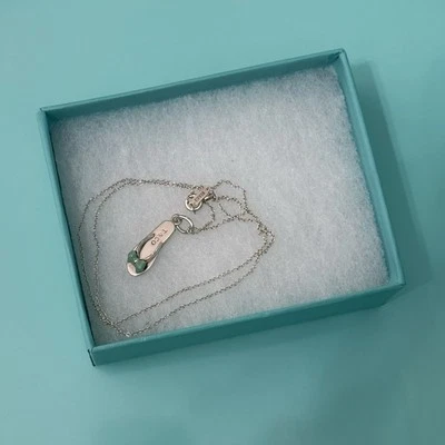 Dije chanclas Tiffany & Co súper raro y retirado esmalte azul Foto 1 de 4