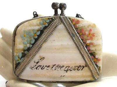 ADORABLE MONEDERO DE PRINCIPIOS DE 1900 CONCHA DE ALMEJA "LOVE THE GIVER" con FORGET ME NOT FLOWERS Foto 1 de 4