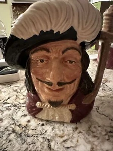 Royal Doulton großer Toby Charakterkrug Porthos D6440 1955 aus England 3 Musketen - Bild 1 von 6