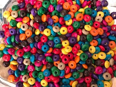 500 WOOD BEADS ROUND FLAT SHAPE SPACERS CHARMS BRACELETS EARRINGS JEWELRY MAKING Foto 1 de 2