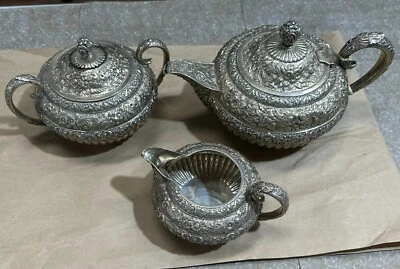 Juego de tetera crema azucarero de plata esterlina Tiffany & Co. Makers patrón 4686 Foto 1 de 4