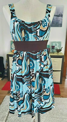 La Belle Geometric Fit & Flare Stretch Dress Size M Pre-owned EUC - Image 1 of 4