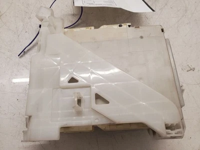 Lexus CT200H Base, Fuse Box Cabin, 2011-2013, AT, CVT, P410, 2ZRFXE, 82730-76021 - Image 1 of 4