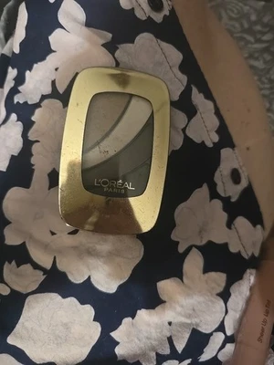 LOREAL Colour Riche Eye Shadow 312 ARMY BRAT sealed NWOB Flaw - Image 1 of 2