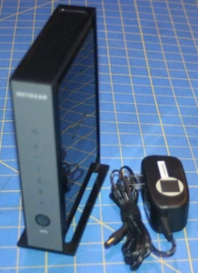 Netgear WNR2000 V3 Wireless N Router N300 4 Port Ethernet Wifi - Picture 1 of 8