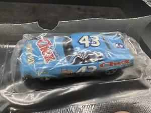 Richard Petty Salute #43 Chex Party Mix 1970 Plymouth Cuda 1/64 Hot Wheels Promo - Picture 1 of 4