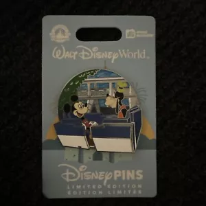 2024 DISNEY PARKS TOMORROWLAND PEOPLEMOVER APP PORTAPASS MICKEY & GOOFY LE PIN - Foto 1 di 3