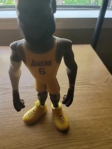 Lenron James Basketball Statue - Bild 1 von 6