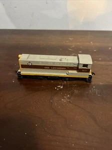 Erie Lackawanna HO 617 Athearn Train Engine - Picture 1 of 5