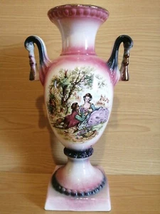 STAFFORDSHIRE VINTAGE DECORATIVE PINK VASE DEPICTING A COURTING COUPLE UNDER A T - Picture 1 of 12
