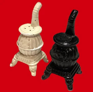VINTAGE CAST METAL COAL STOVE SALT AND PEPPER SHAKERS - Picture 1 of 5