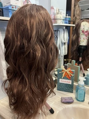 Peluca de pelo largo Smilco 28 pulgadas marrón rojizo nueva sin etiquetas. Parte delantera de encaje sintética libre Foto 1 de 4