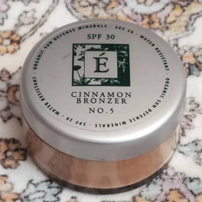 Eminence SPF 30 солнцезащитный минерал бронзер с корицей 0,317 унц/10 г снят с производства - Изображение 1 из 4