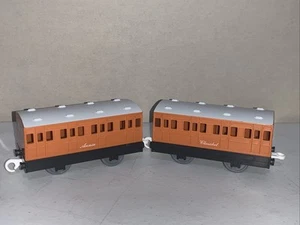 THOMAS & FRIENDS 2002 TRACKMASTER TOMY ANNIE & CLARABEL COACH ENGINES VGC HTF - Picture 1 of 13