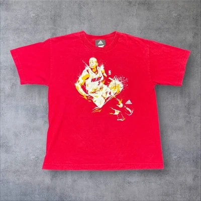 Camiseta Roja Juvenil Gráfica Jugador Dwyane Wade Adidas Miami Heat De Colección Y2K XL Foto 1 de 4