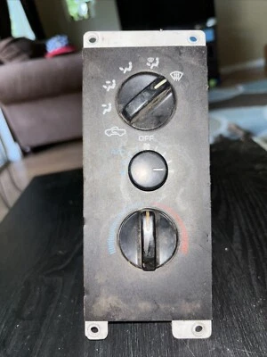 Unidad de control de clima 94-97 Dodge Ram 1500 2500 1997 1996 1995 1994 Cummins V8 aire acondicionado Foto 1 de 4