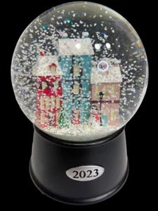 Wondershop Musical 2023 Snow Globe Christmas Holiday City - Plays Deck the Halls - Picture 1 of 2